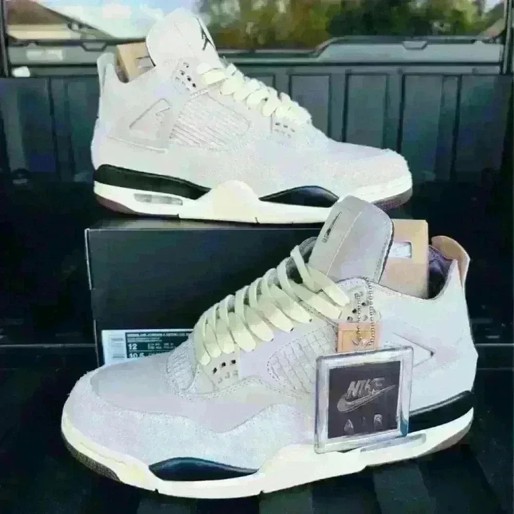 MAKE A SOLID OFFER 1 OF A KIND Jordan Air 4 Retro interior is stunning quilted